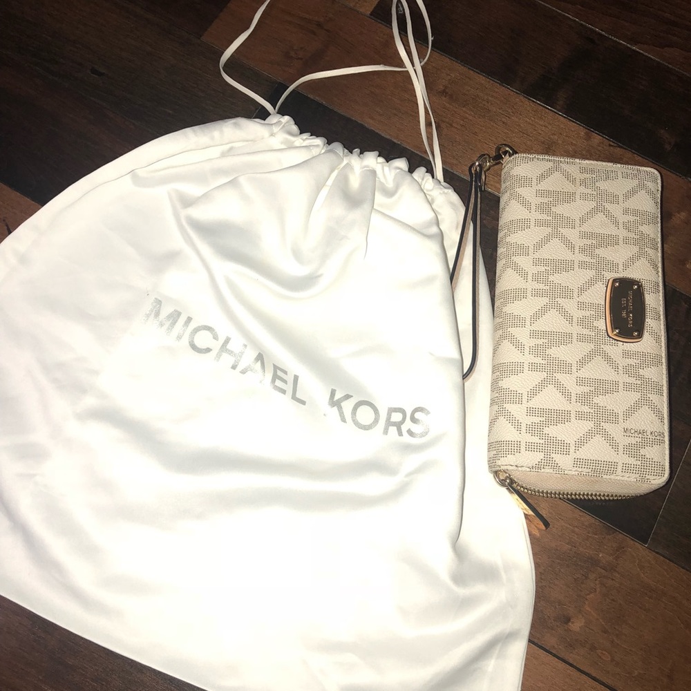 Micheal Kors wallet